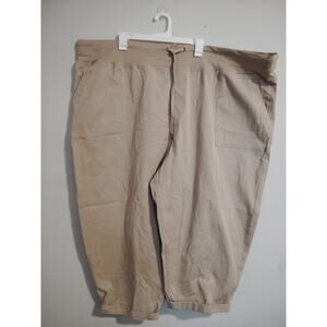 Terra & Sky Women's Plus Cargo Utility Capri Pants Size 5X (32W - 34W) Beige